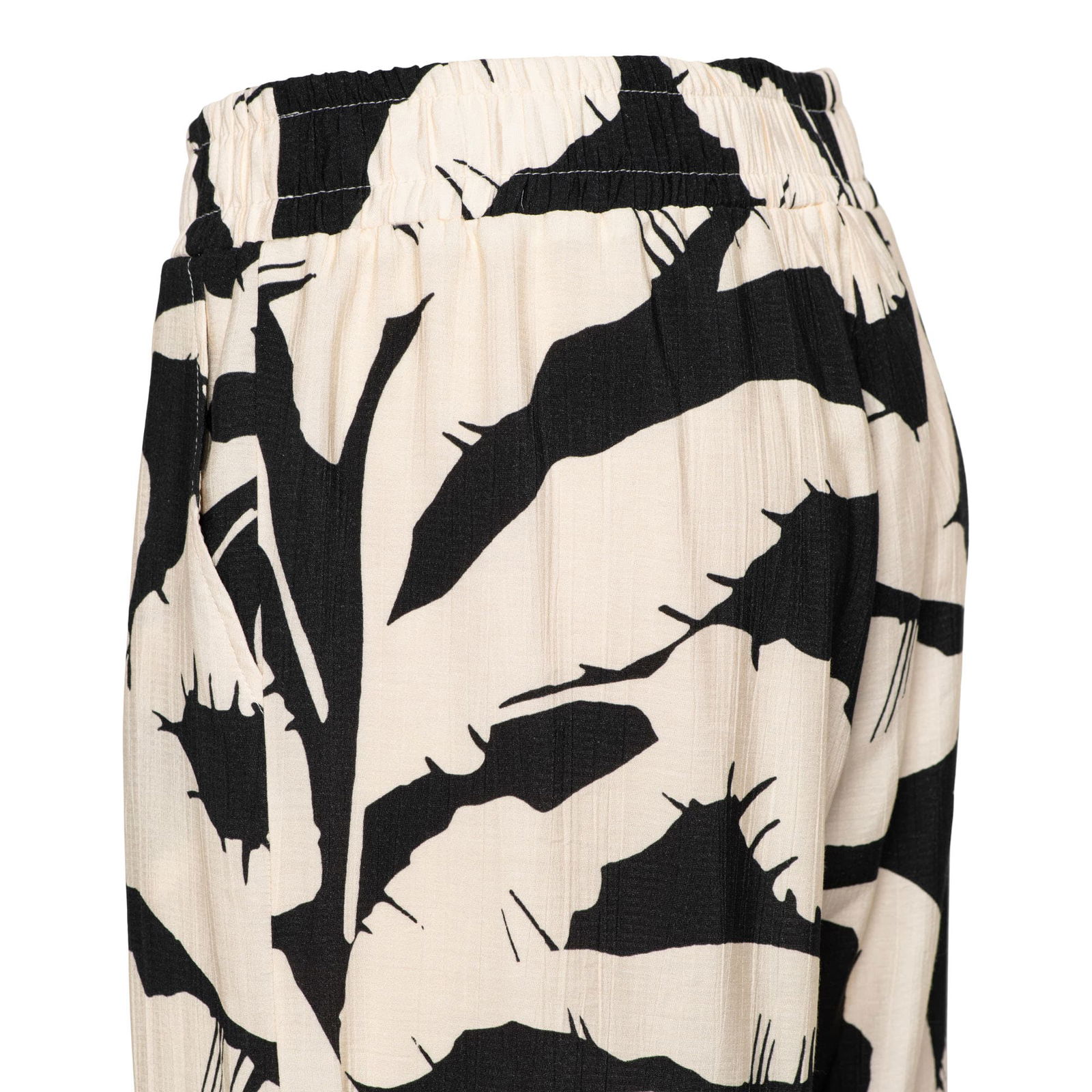 NADINE BANANA LEAF A-Black multi
